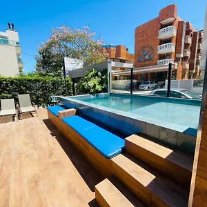 hotel-ariana-apart-canasvieiras.santa-catarina-brasil.com/